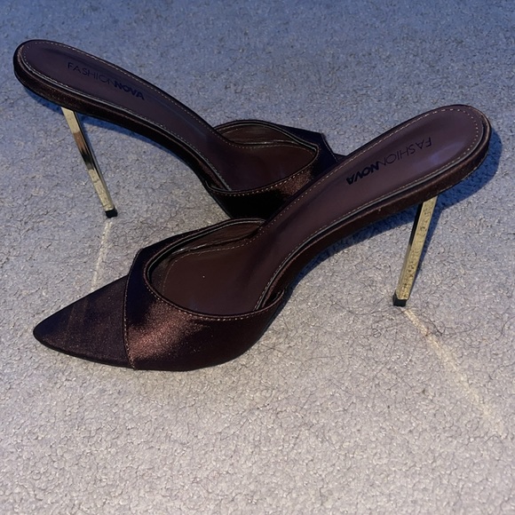 Heels - Picture 3 of 4